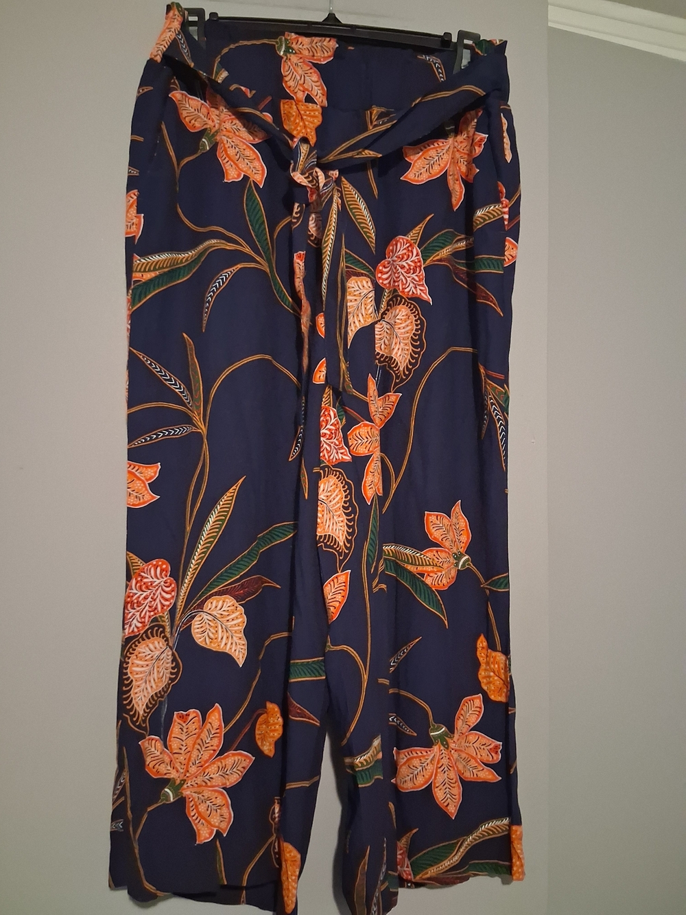 LOFT Navy Wide-Leg Floral Tie-Waist Pants